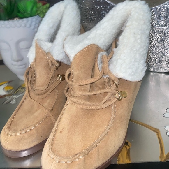 Michael Kors size 6 suede wedged boots, fur liner brand new - Picture 1 of 9